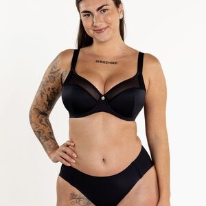 Bundle Deal - NWT Understance 4 X Underwire Bra 32K & 1 X Underwear Brief L